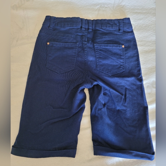 BUNDLE OF THREE PAIRS OF SHORTS/BERMUDAS (SIZE 2/26) - Picture 2 of 11